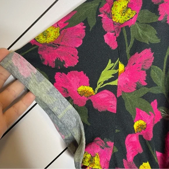 Alice + Olivia | Jasper Tie Waist Roll Sleeve T-Shirt Top Size XL - Picture 4 of 9